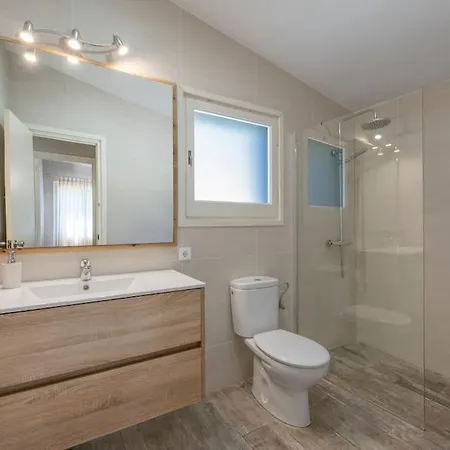 Casa La Vinya Con Parking Y Piscina Holiday home *