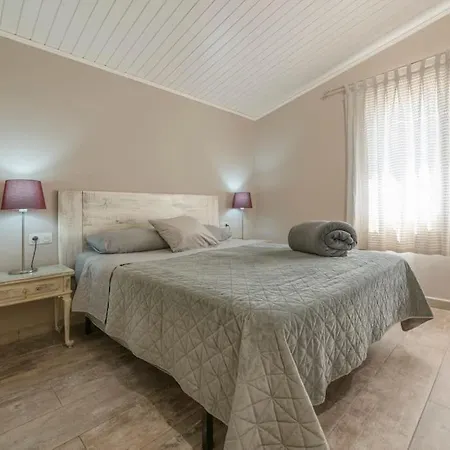 Casa La Vinya Con Parking Y Piscina Holiday home *