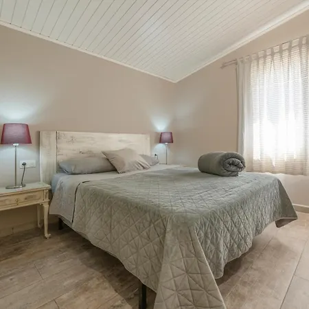 Casa La Vinya Con Parking Y Piscina Holiday home *